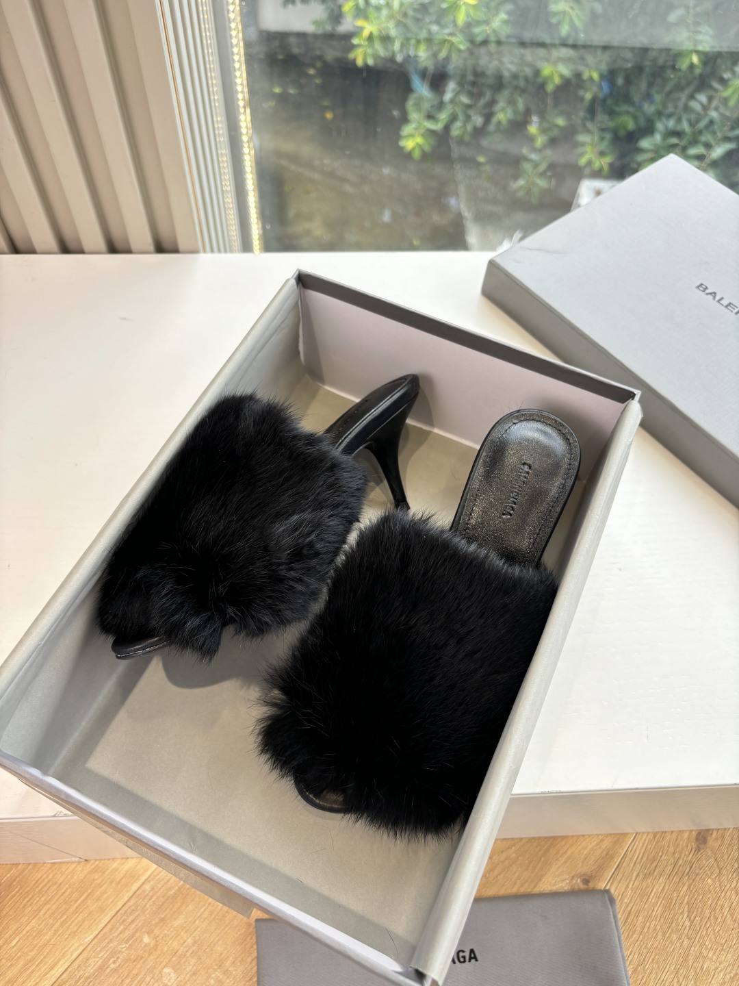 Balenciaga 발렌시아가 퍼 슬리퍼 신발