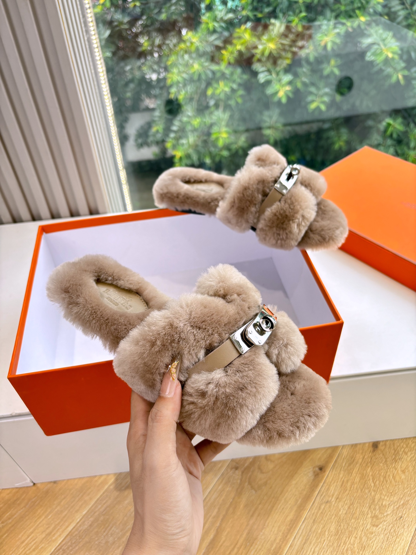 에르메스(Hermes) 양털 퍼 슬리퍼 신발
