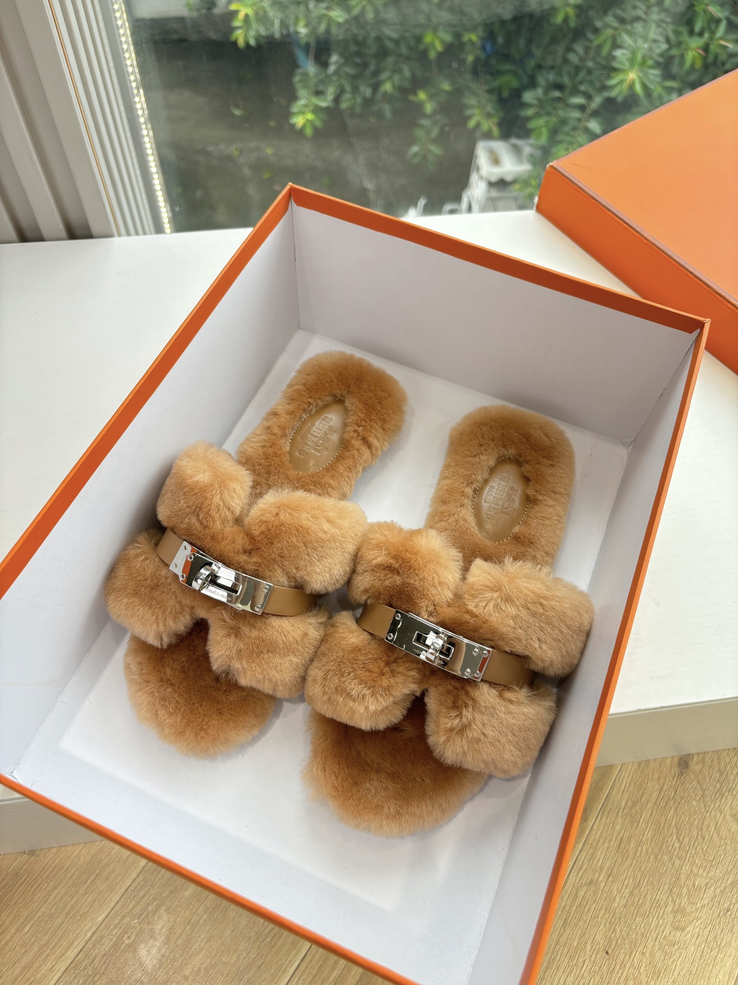 에르메스(Hermes) 양털 퍼 슬리퍼 신발
