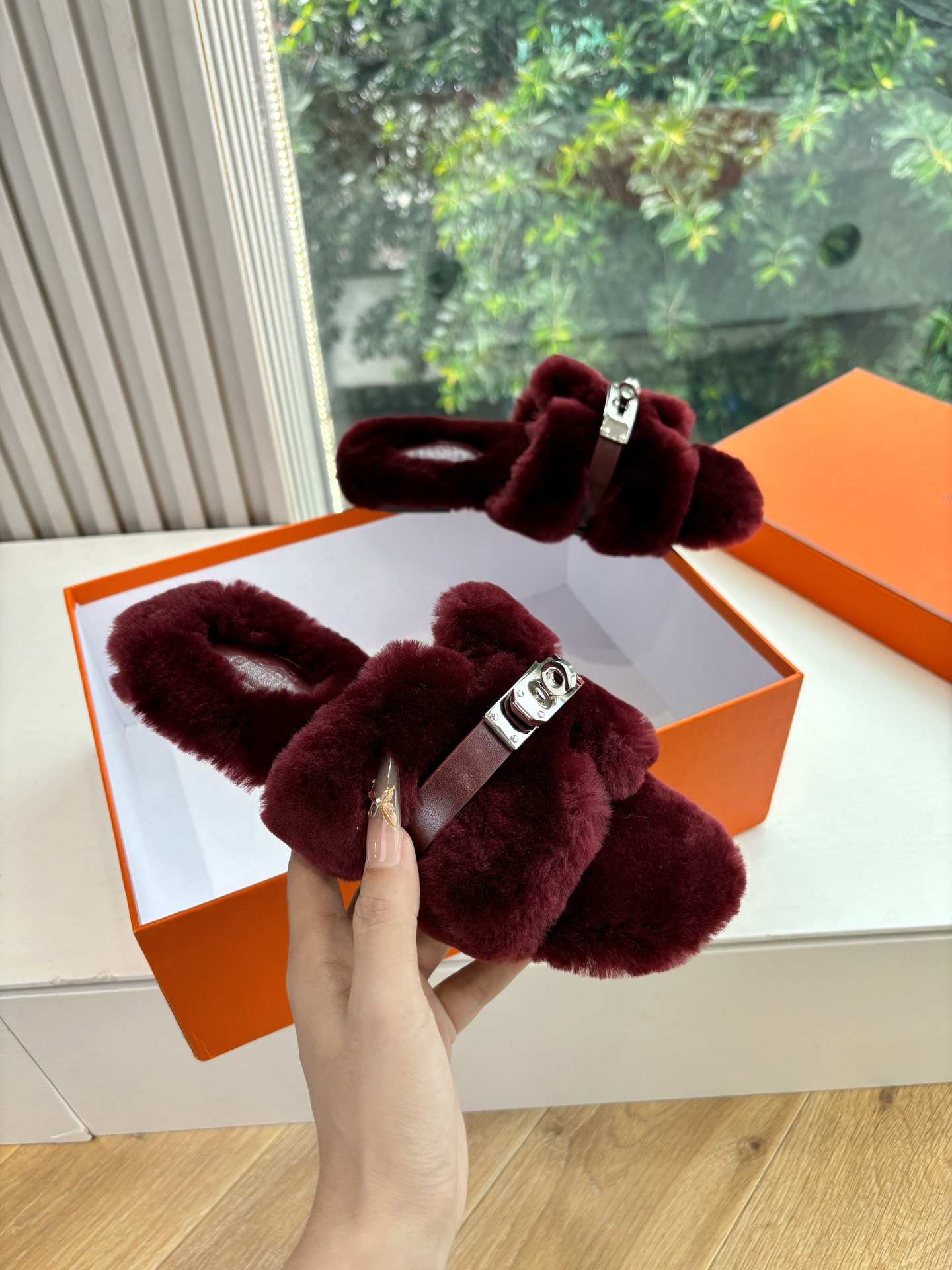 에르메스(Hermes) 양털 퍼 슬리퍼 신발