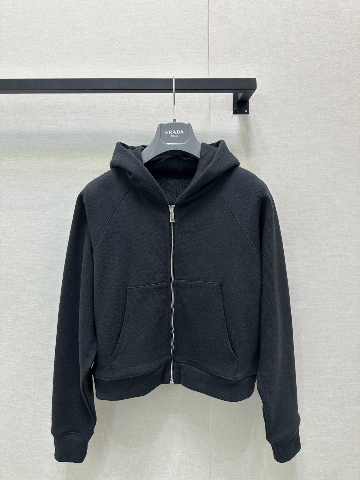 PRADA 프라다 로고 패치 후드집업 재킷 의류