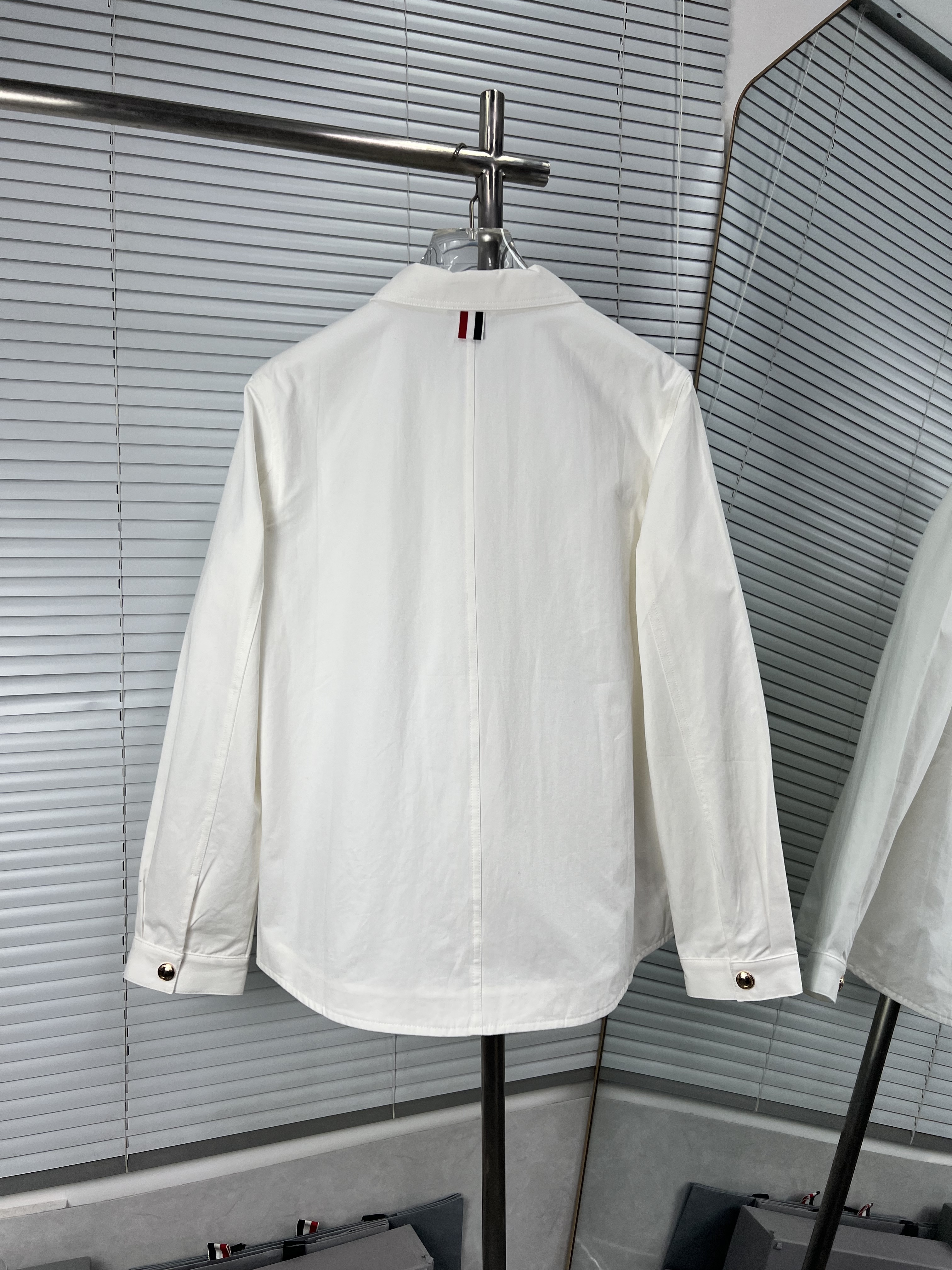 Thom Browne 톰브라운 버튼 스트라이프 셔츠 자켓 의류