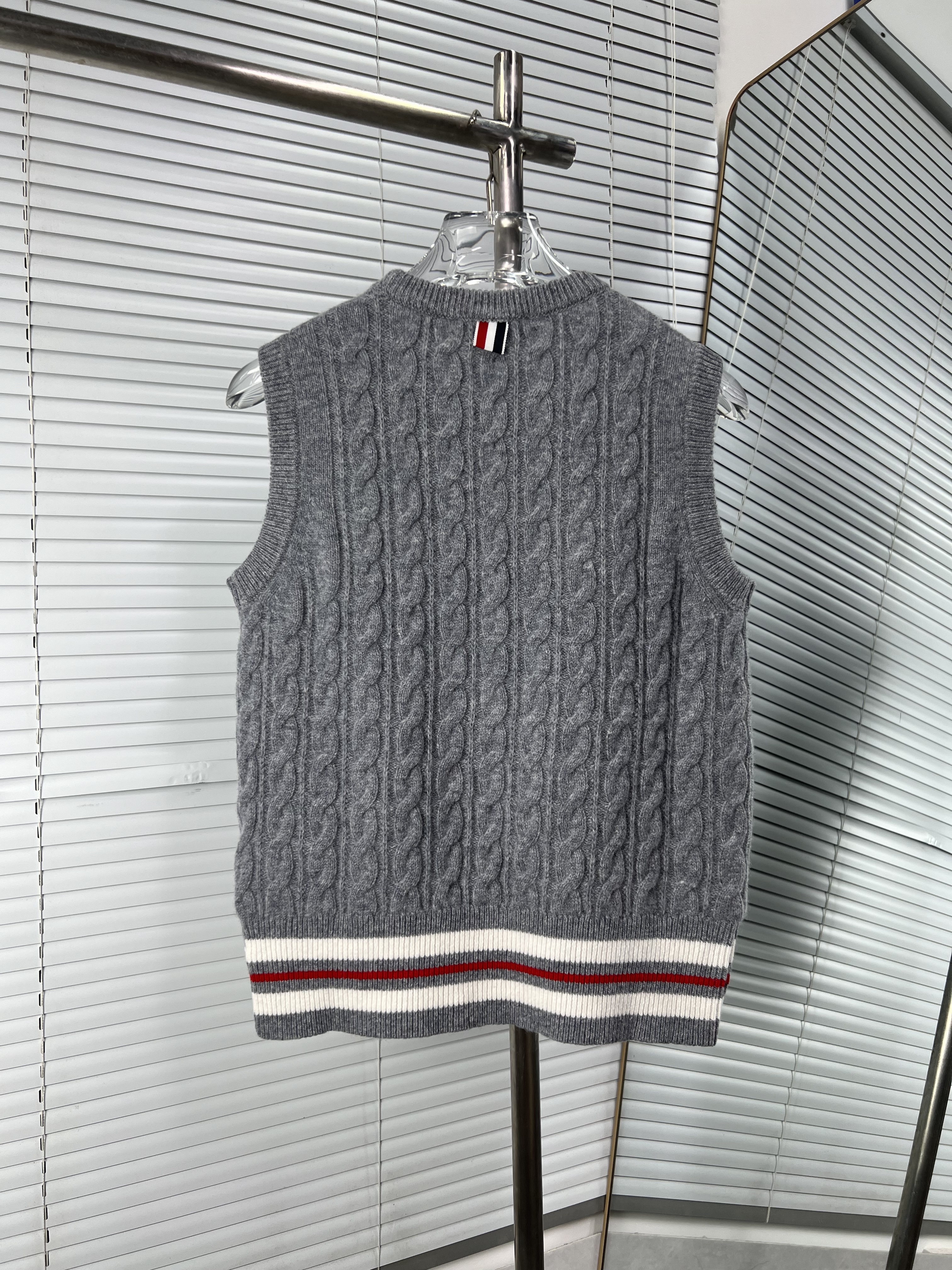 Thom Browne 톰브라운 스트라이프 꽈배기 울 베스트 조끼 의류