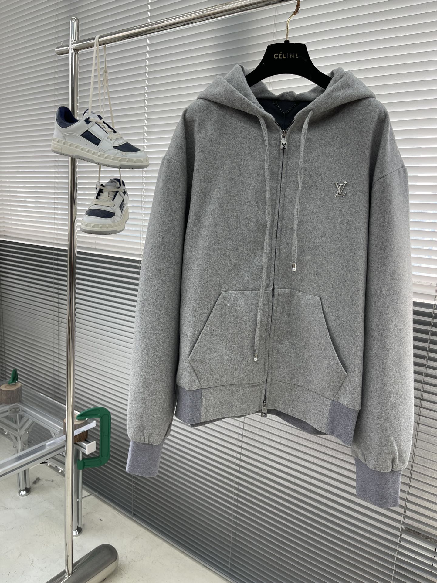 LV 루이비통 메탈 레터 로고 울 니트 후드 집업 재킷 의류