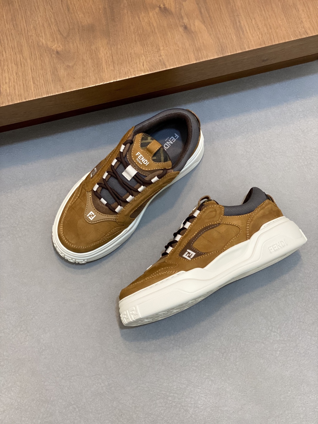 FENDI 펜디 스니커즈 신발