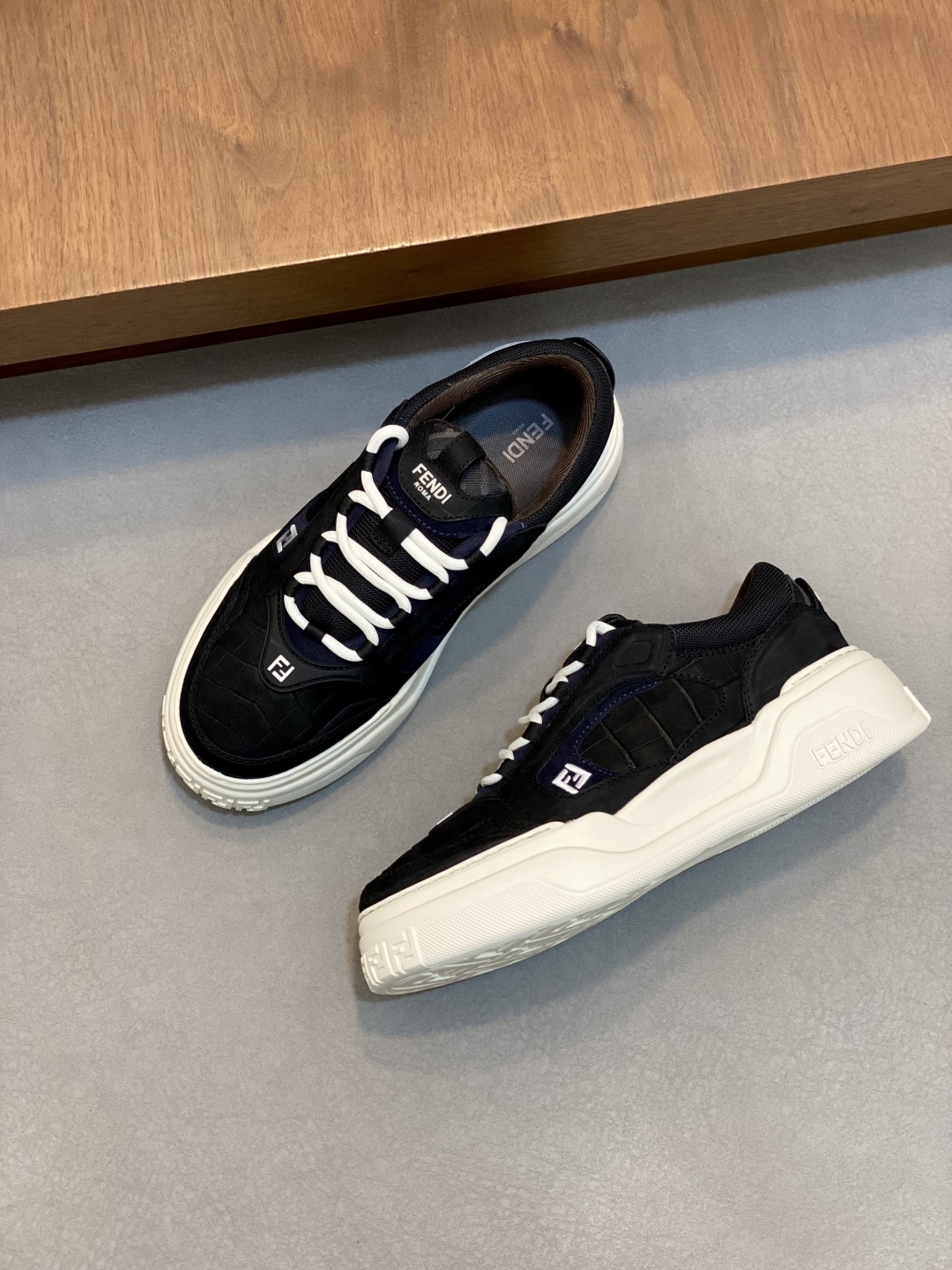 FENDI 펜디 스니커즈 신발