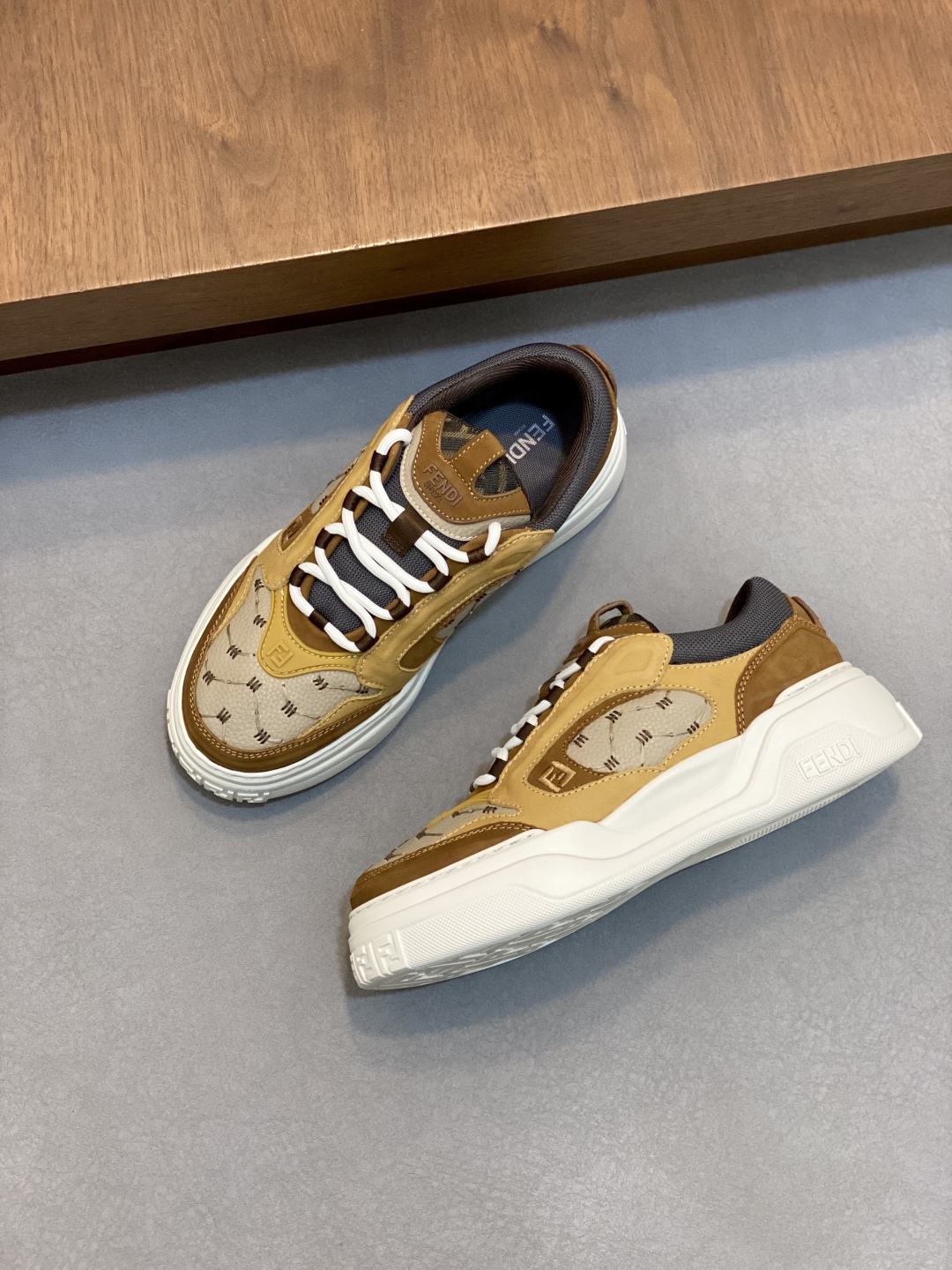 FENDI 펜디 스니커즈 신발