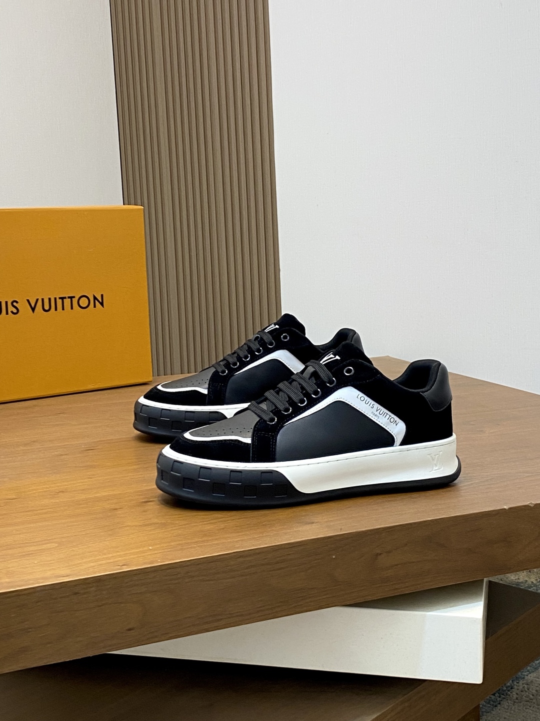 LV 루이비통 캐주얼 스니커즈 신발