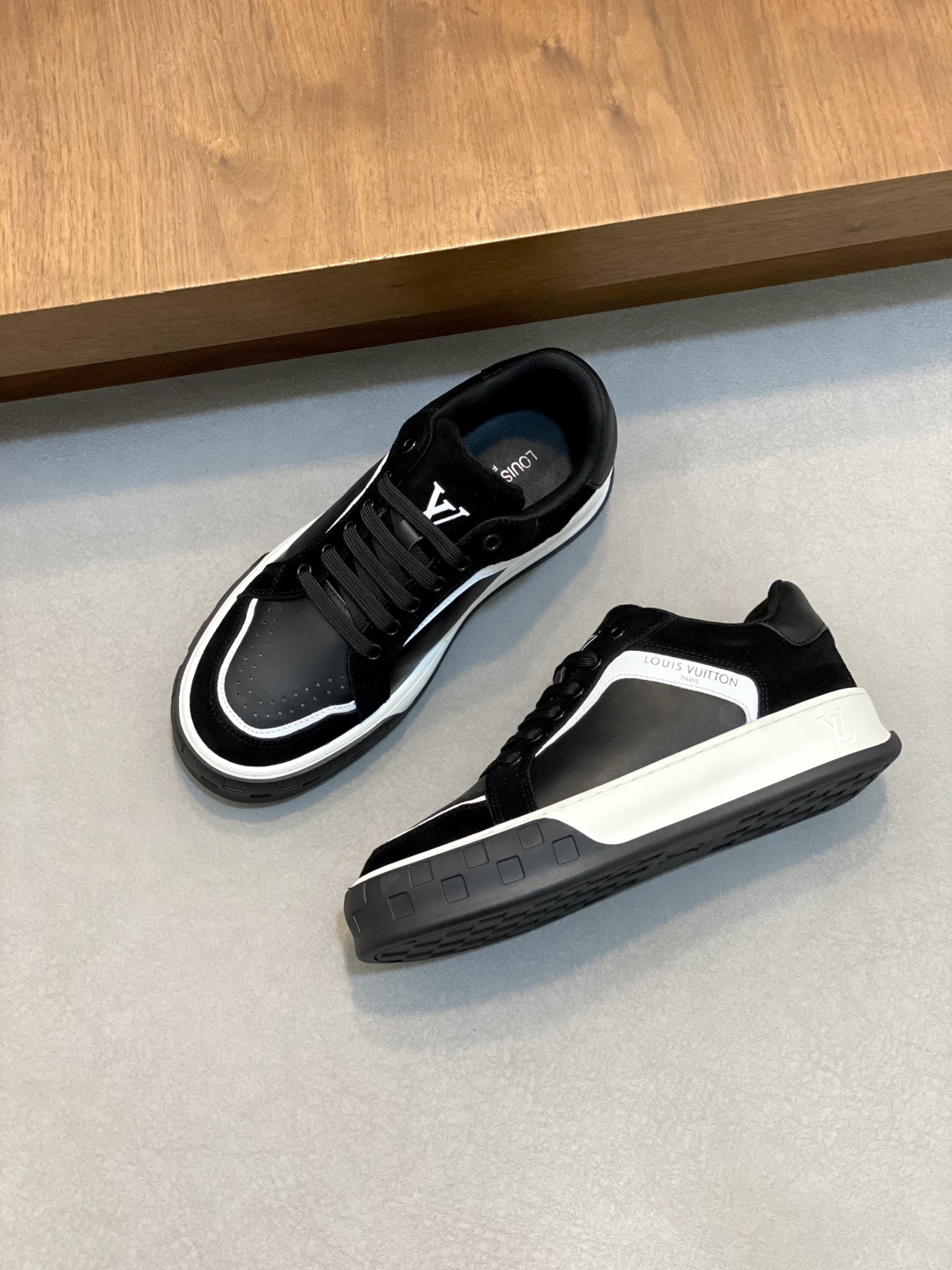 LV 루이비통 캐주얼 스니커즈 신발