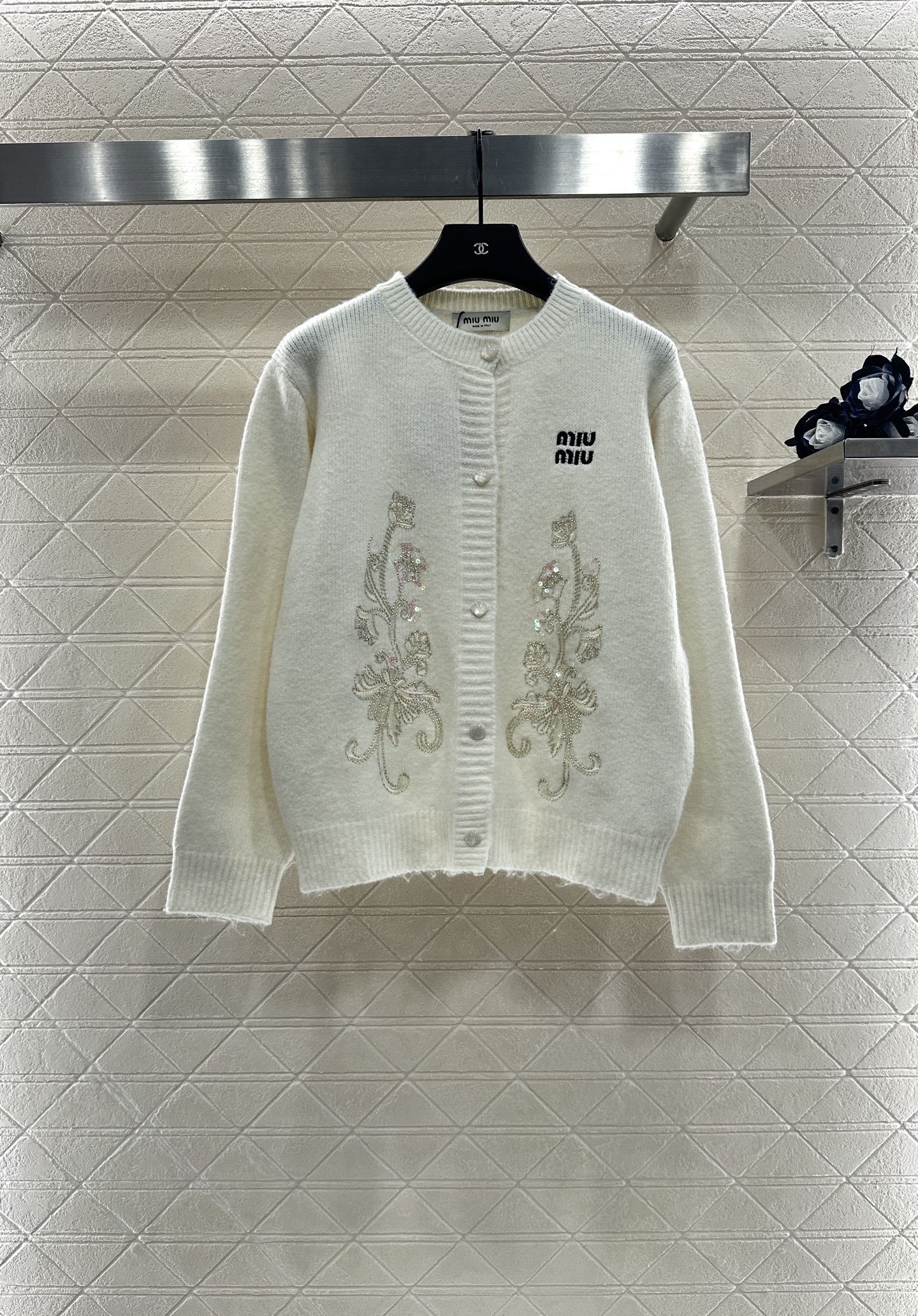 MiuMiu 미우미우 라운드넥 자수 스팽글 니트 가디건 의류