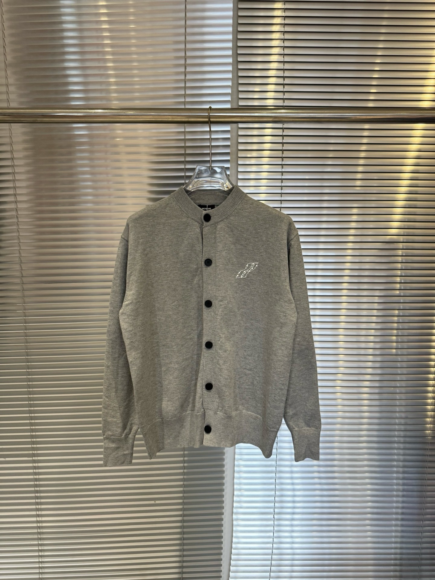 WE11DONE 웰던 진주 로고 니트 가디건 의류