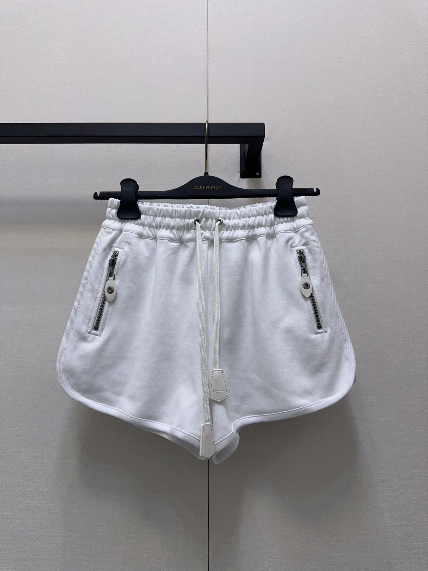 LV 루이비통 가죽 패치 후드 집업 재킷 + 팬츠 반바지 세트 의류