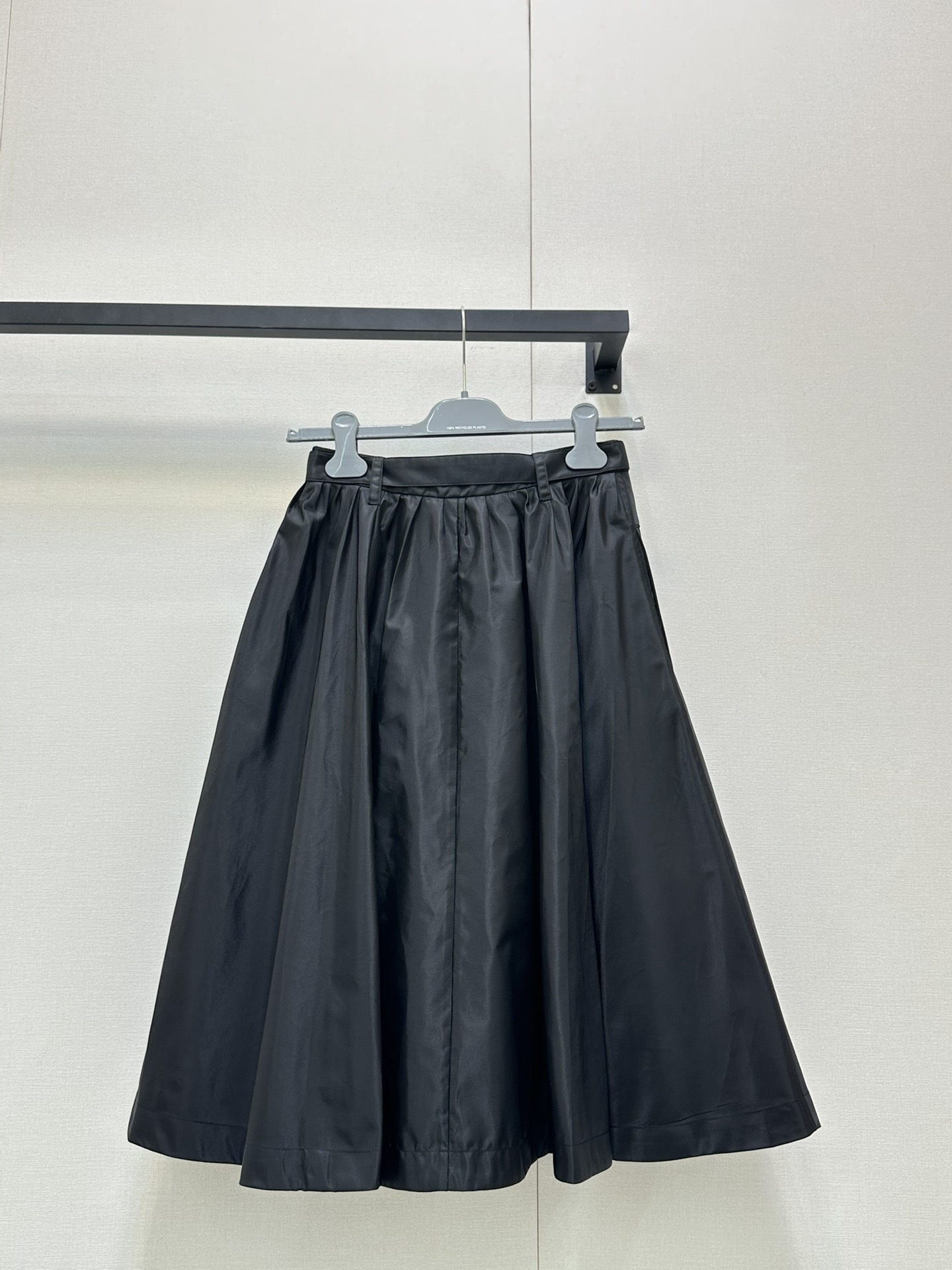 PRADA 프라다 나일론 미디 스커트 치마 의류