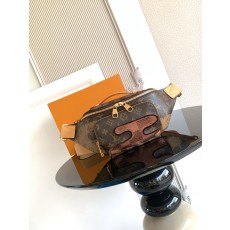 LV 루이비통 Rush 웨이스트 백 힙색 가방