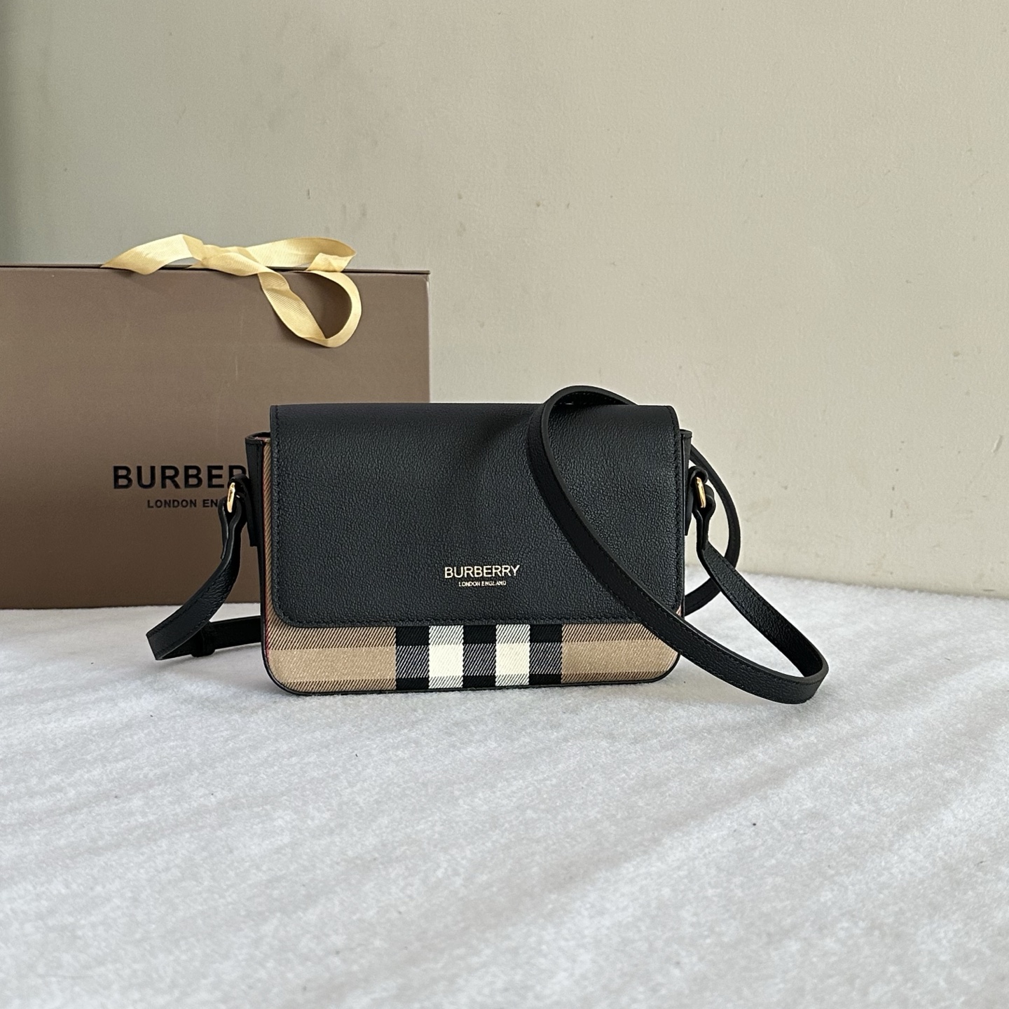 Burberry 버버리 신상 체크 크로스백 가방