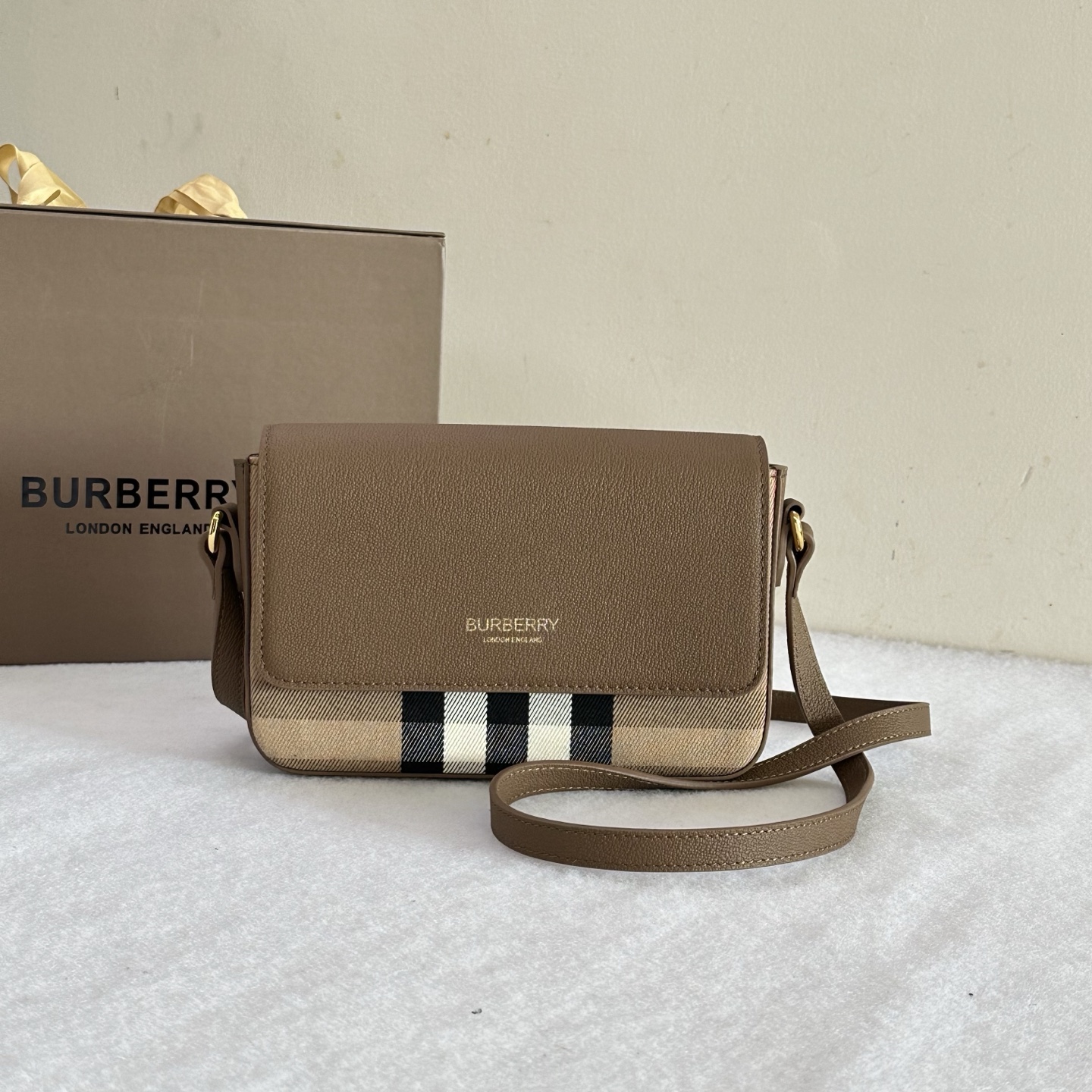 Burberry 버버리 신상 체크 크로스백 가방