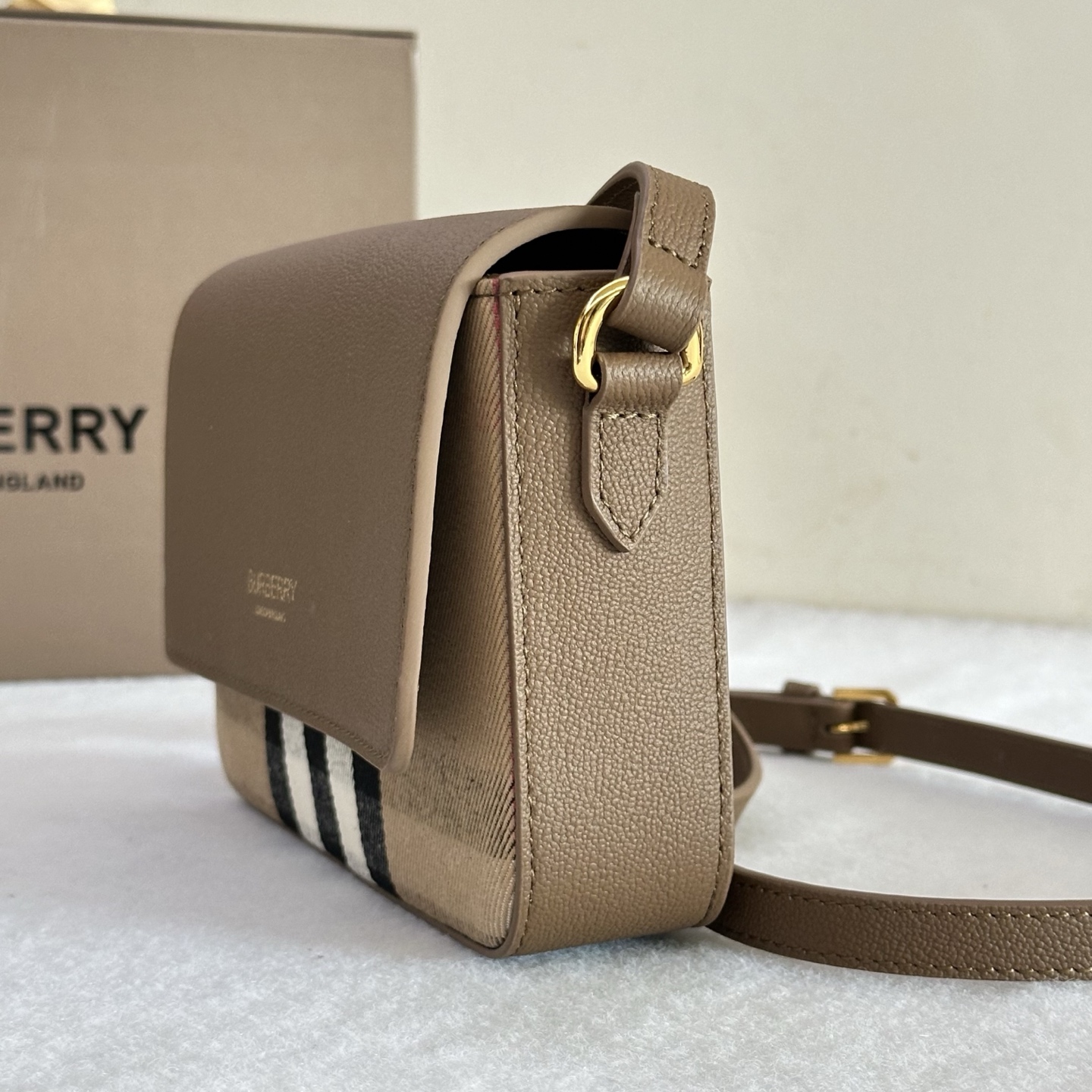 Burberry 버버리 신상 체크 크로스백 가방