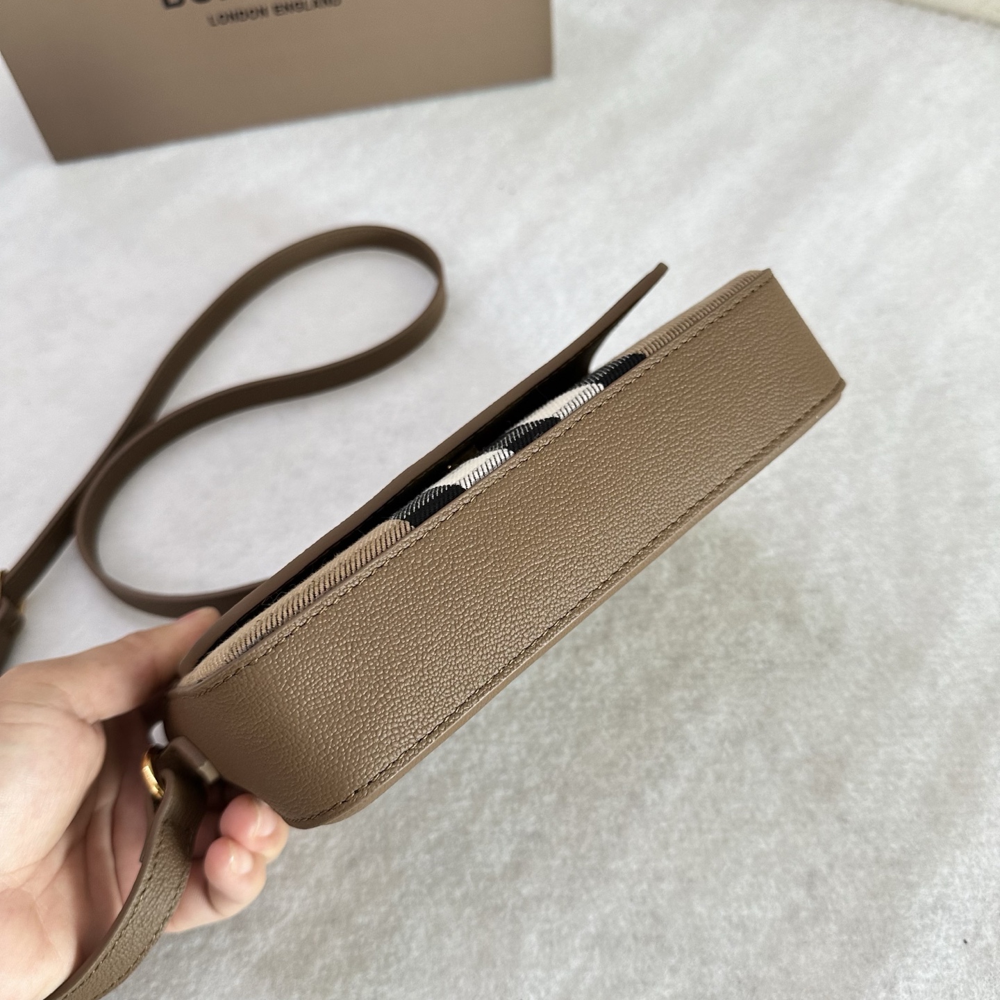 Burberry 버버리 신상 체크 크로스백 가방