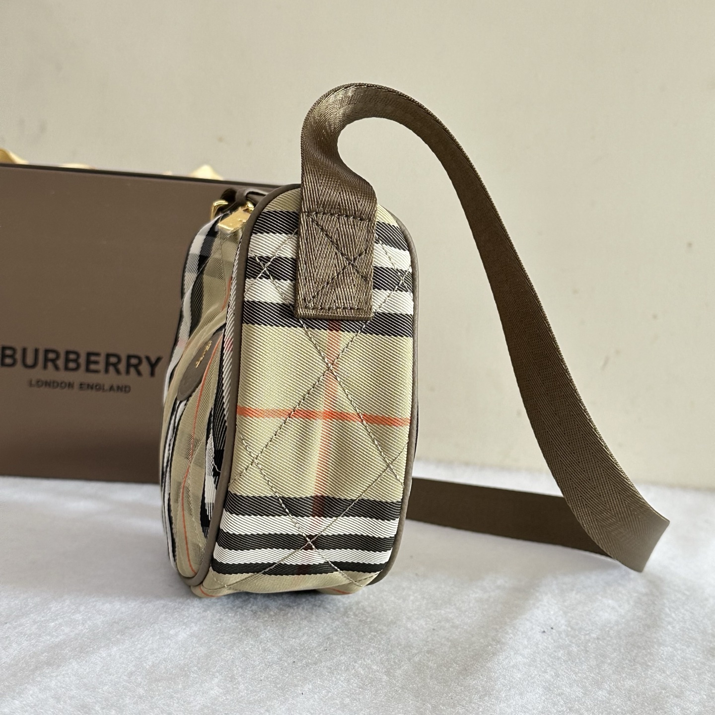 Burberry 버버리 Horseshoe 크로스백 가방