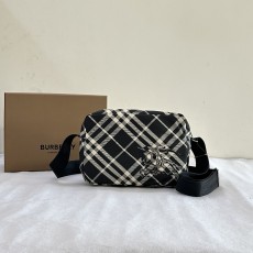 Burberry 버버리 블랙 화이트 체크 크로스백 가방