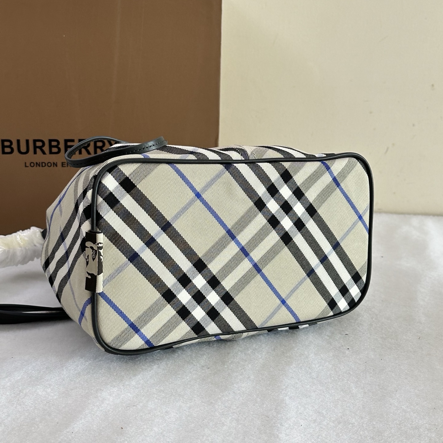 Burberry 버버리 미디움 버킷백 가방