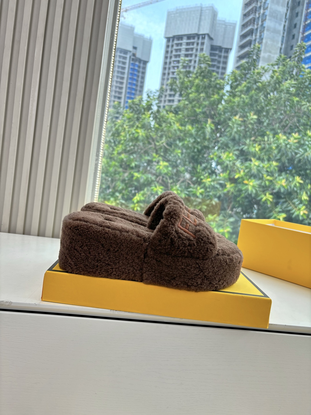 Fendi 펜디 퍼 슬리퍼 신발