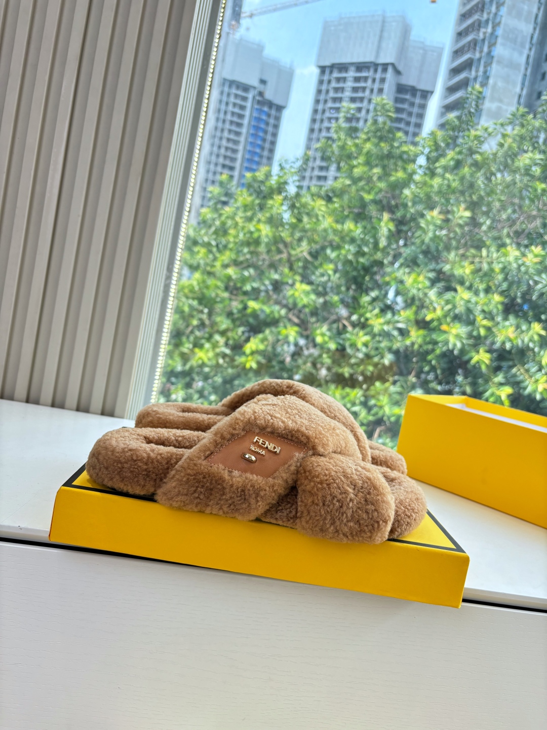 Fendi 펜디 퍼 슬리퍼 신발