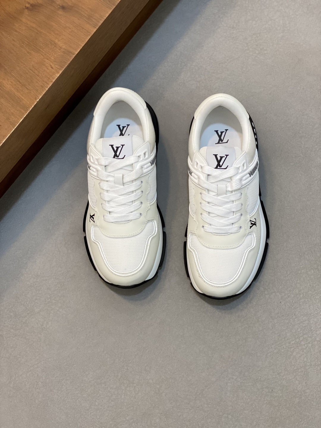 Louis Vuitton LV 루이비통 남성 트레이너 스니커즈 신발