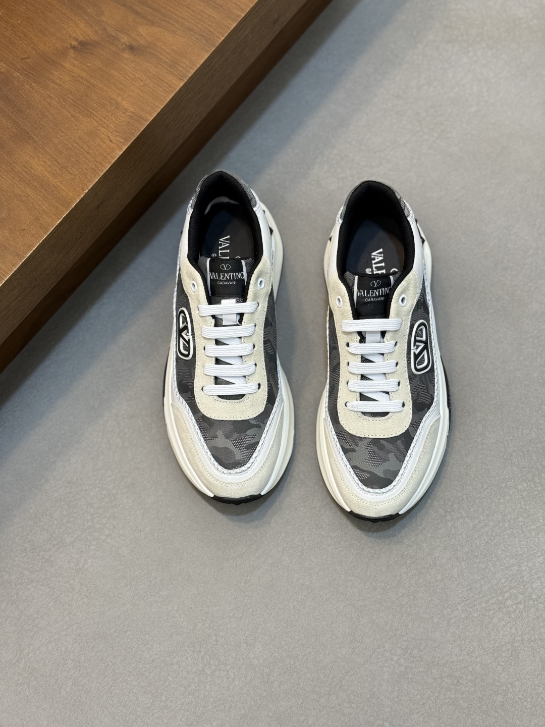 Valentino VLTN 발렌티노 OneStud 스니커즈 신발