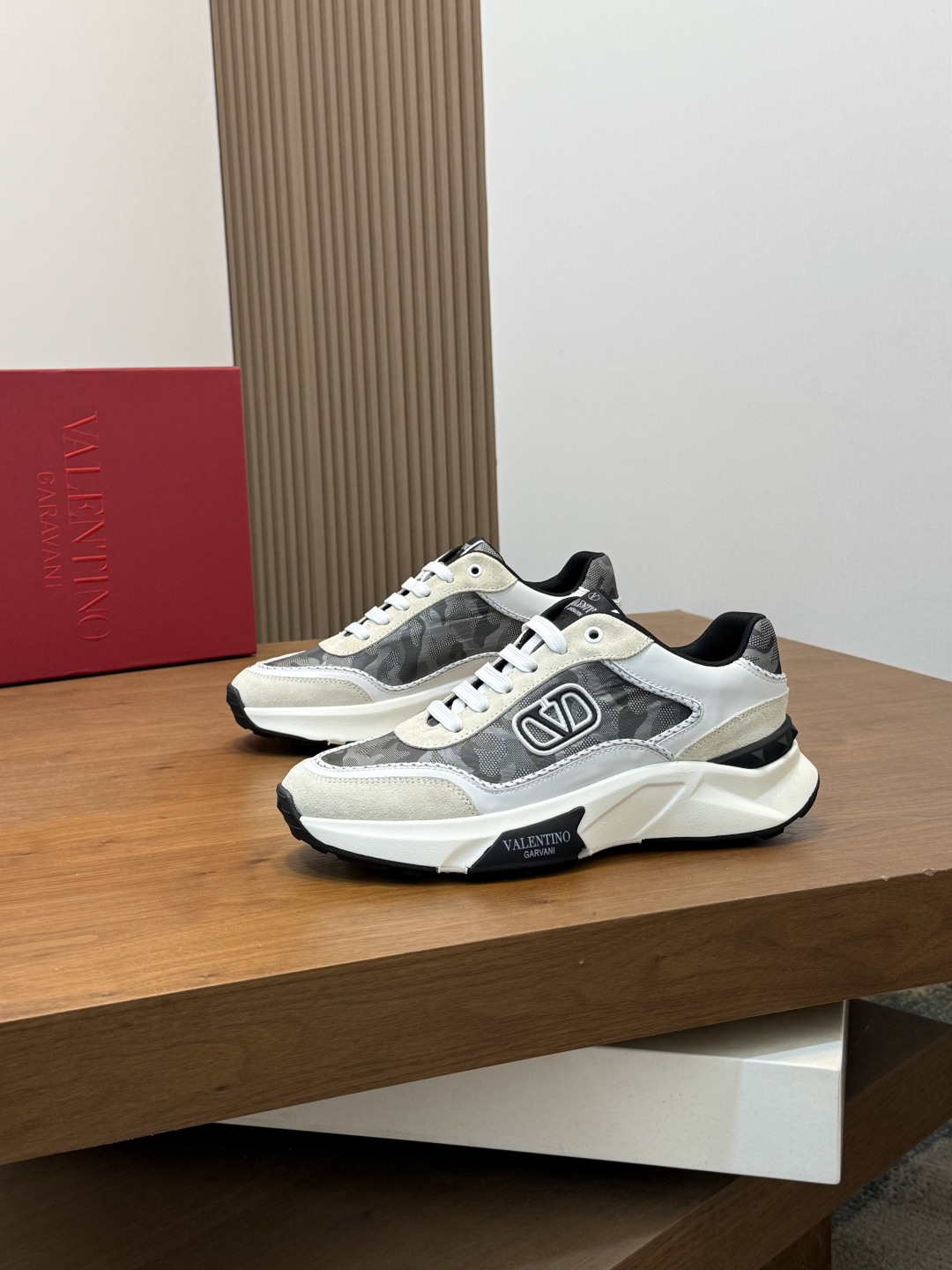 Valentino VLTN 발렌티노 OneStud 스니커즈 신발