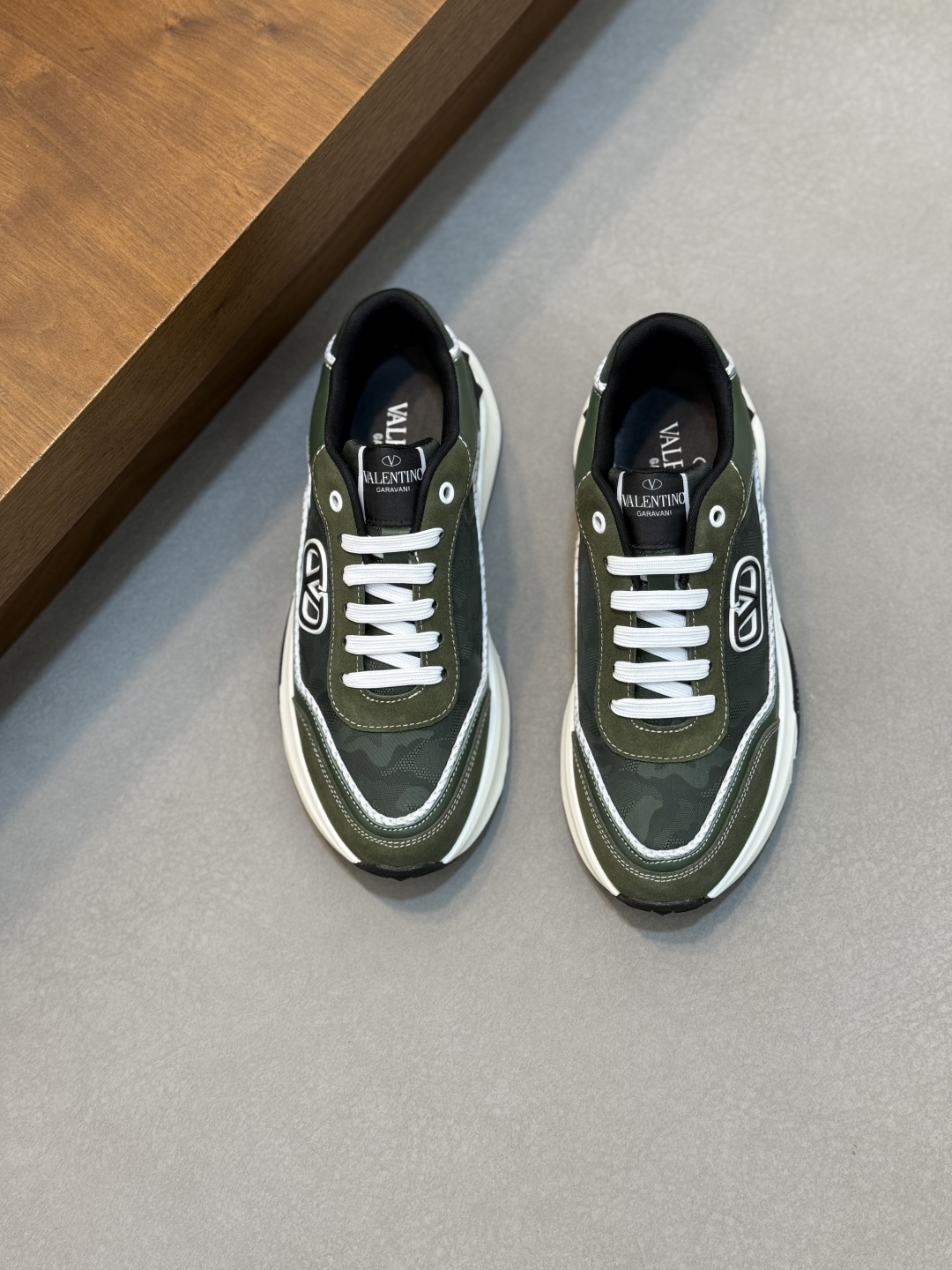 Valentino VLTN 발렌티노 OneStud 스니커즈 신발