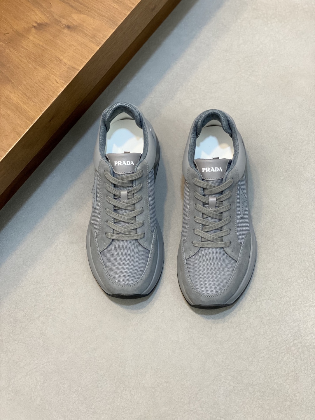 Prada 프라다 남성 스니커즈 신발