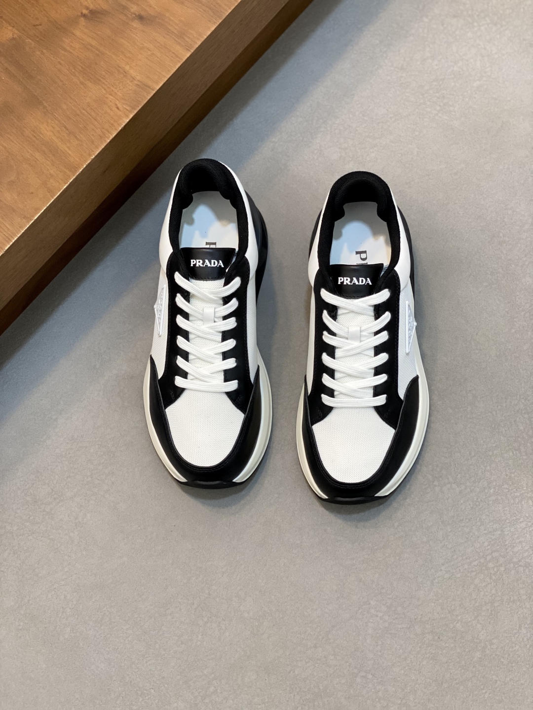 Prada 프라다 남성 스니커즈 신발