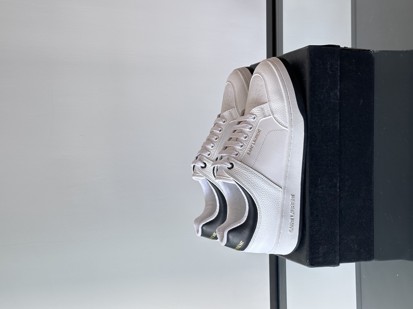 Saint Laurent YSL 생로랑 남성 로우탑 스니커즈 신발