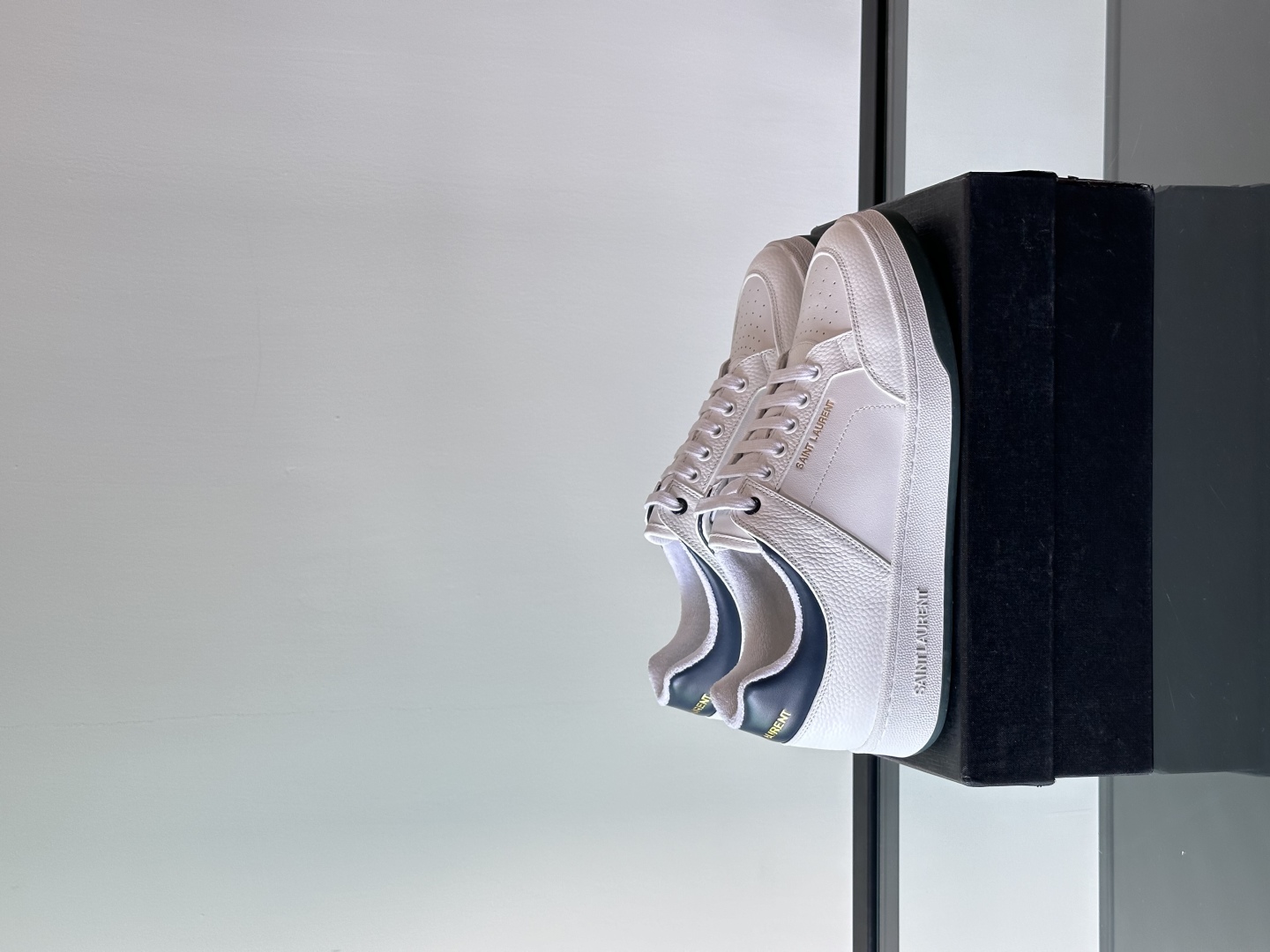 Saint Laurent YSL 생로랑 남성 로우탑 스니커즈 신발