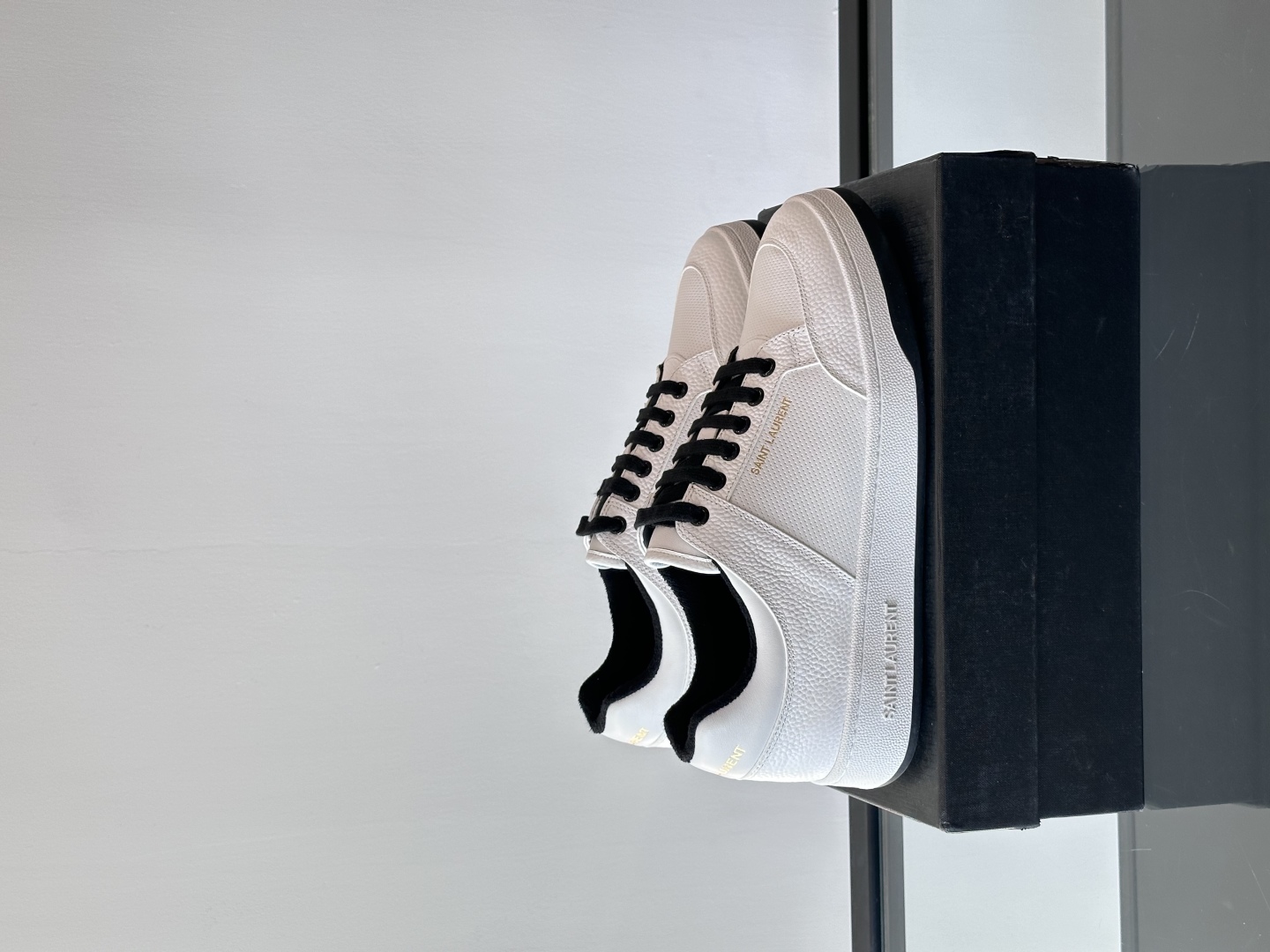 Saint Laurent YSL 생로랑 남성 로우탑 스니커즈 신발