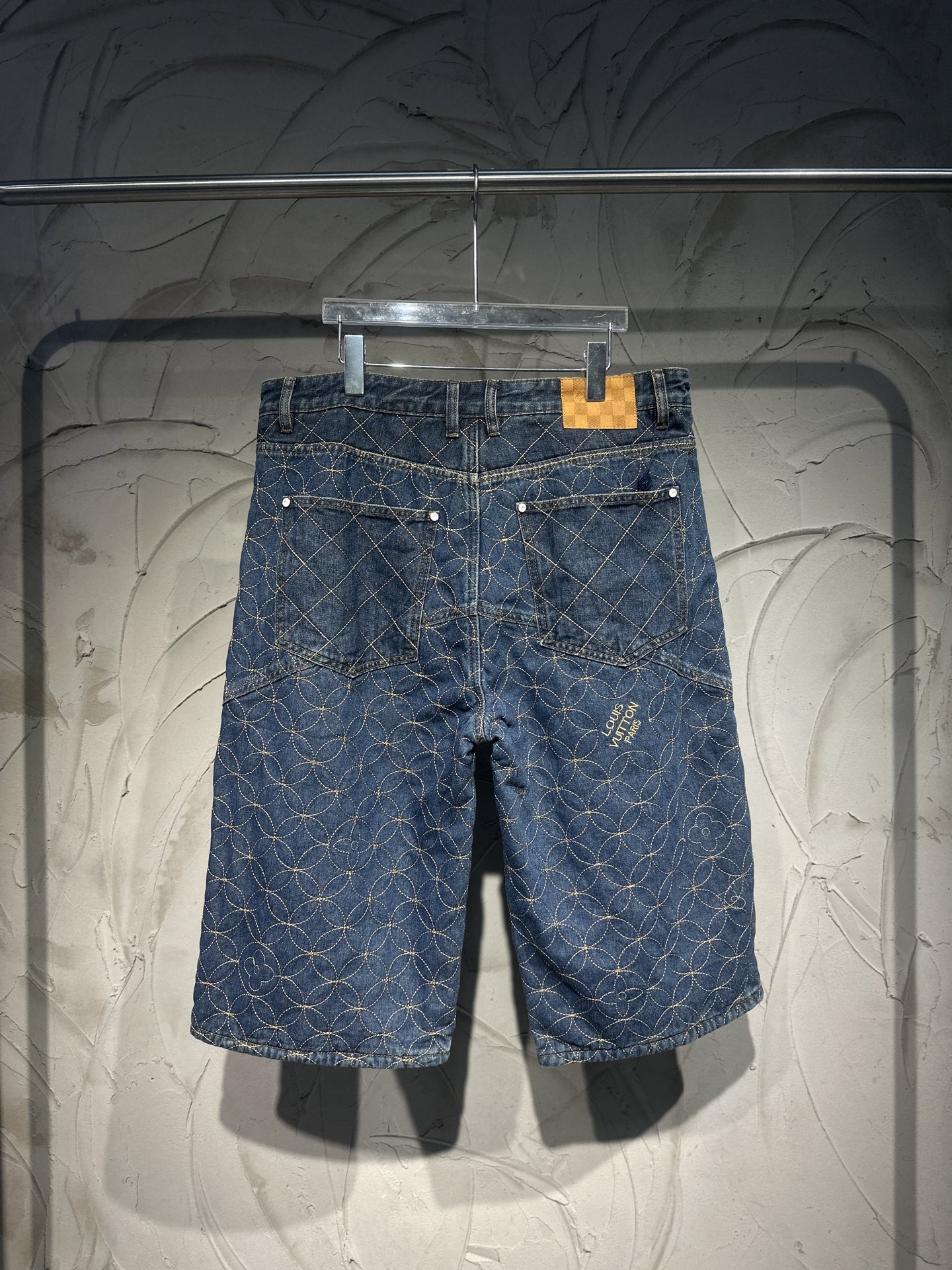 LV x Nigo 루이비통 자수 워크 7부 데님 반바지 의류