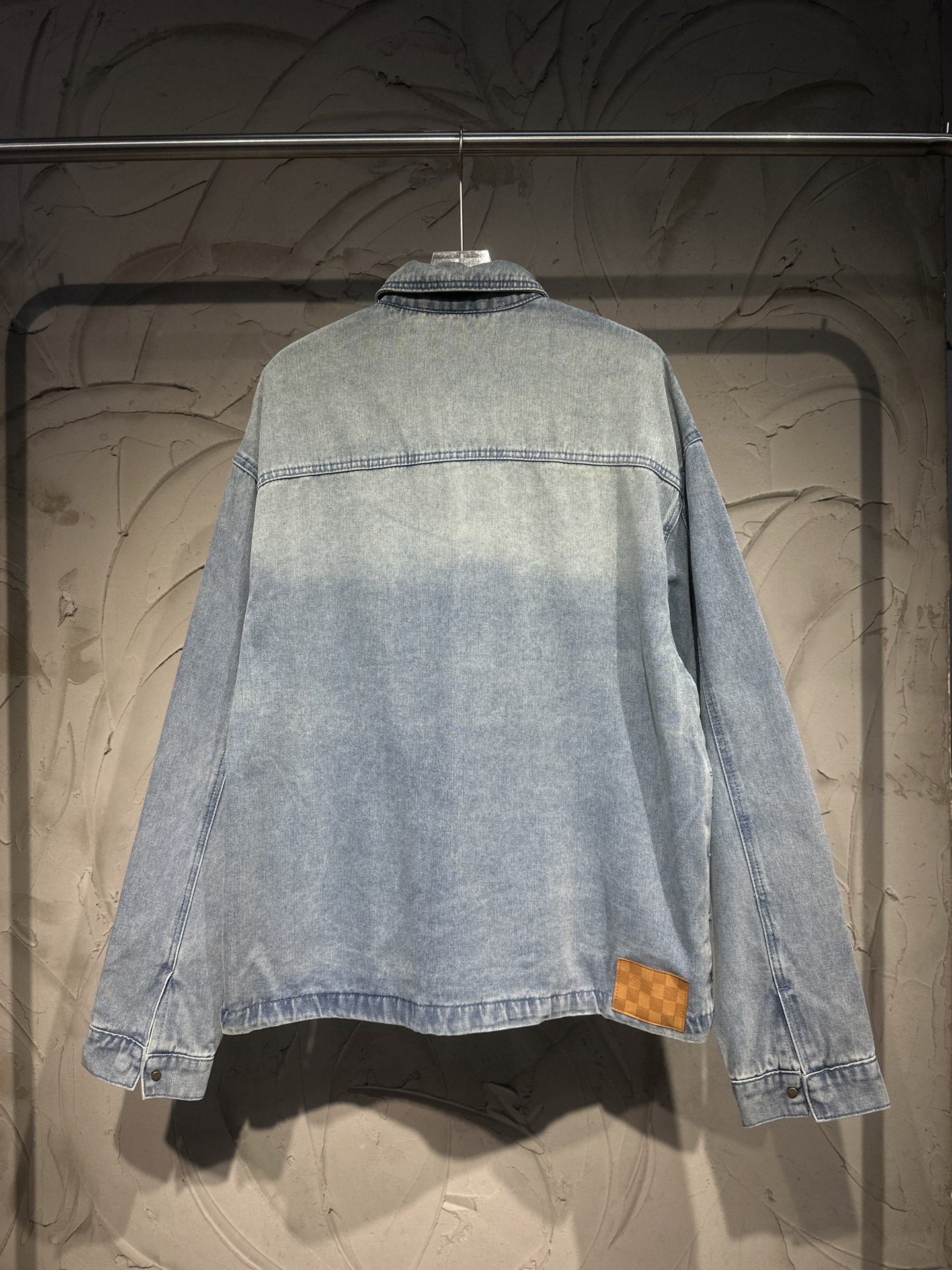 LV 루이비통 단추 롱슬리브 긴팔 셔츠형 재킷 자켓 의류