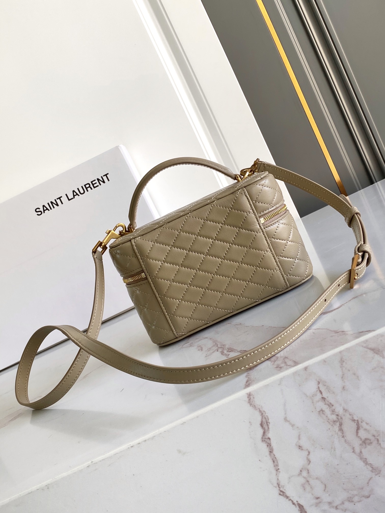 YSL GABY VANITY BAG 생로랑 미니 양가죽 크로스바디 가방