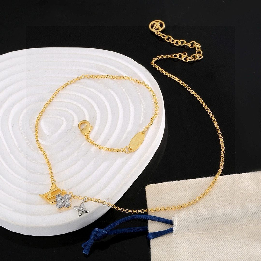 LV 루이비통 아이코닉 네잎클로버 목걸이 악세사리