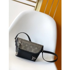 LV 루이비통 M12618 Pulse 미니 백 가방