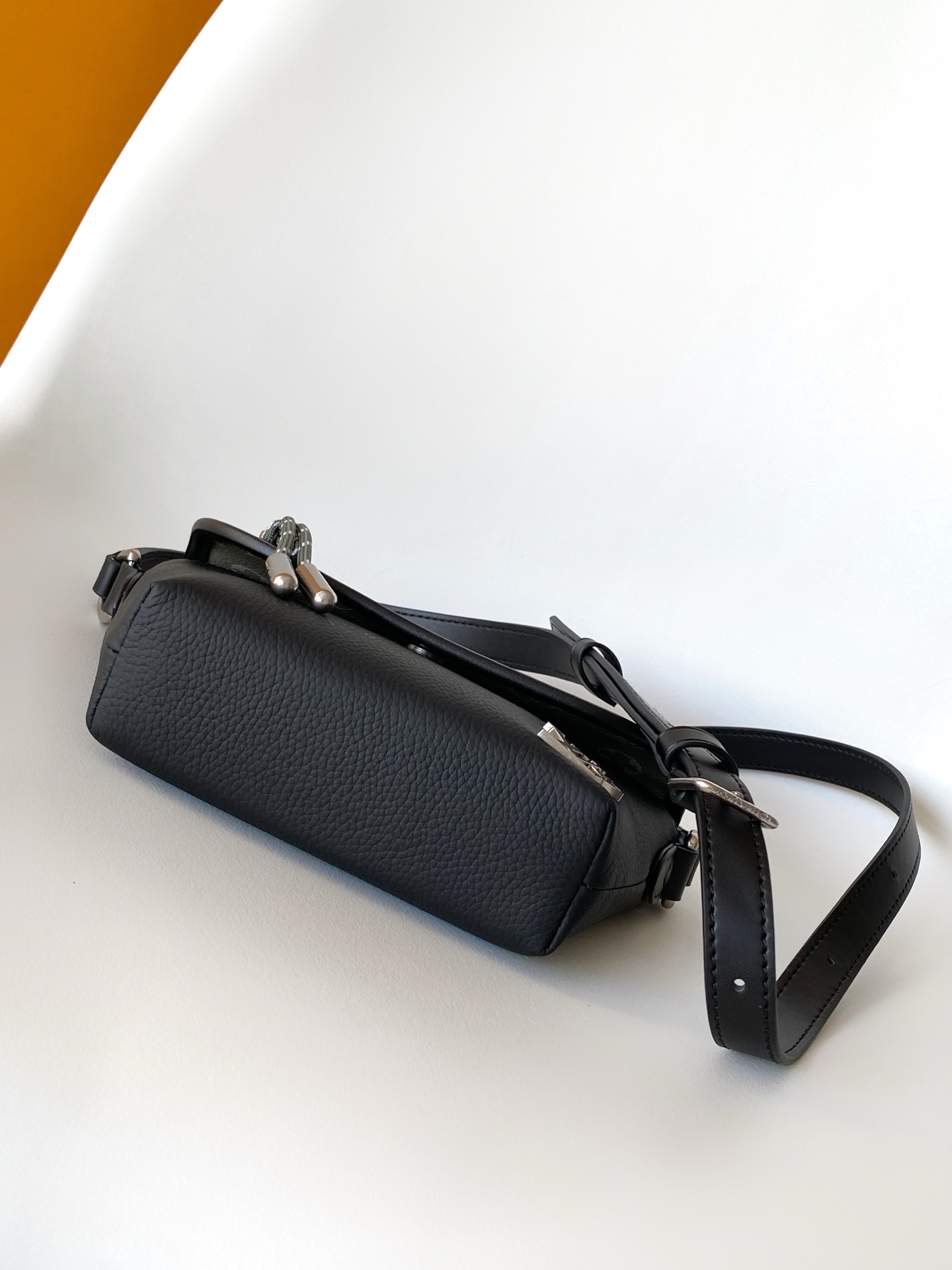 LV 루이비통 M12618 Pulse 미니 백 가방