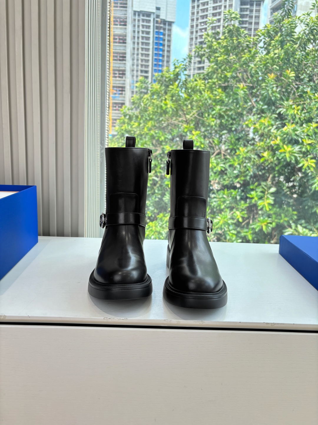 Stuart Weitzman 스튜어트 와이츠먼 기계식 버클 숏 부츠 신발