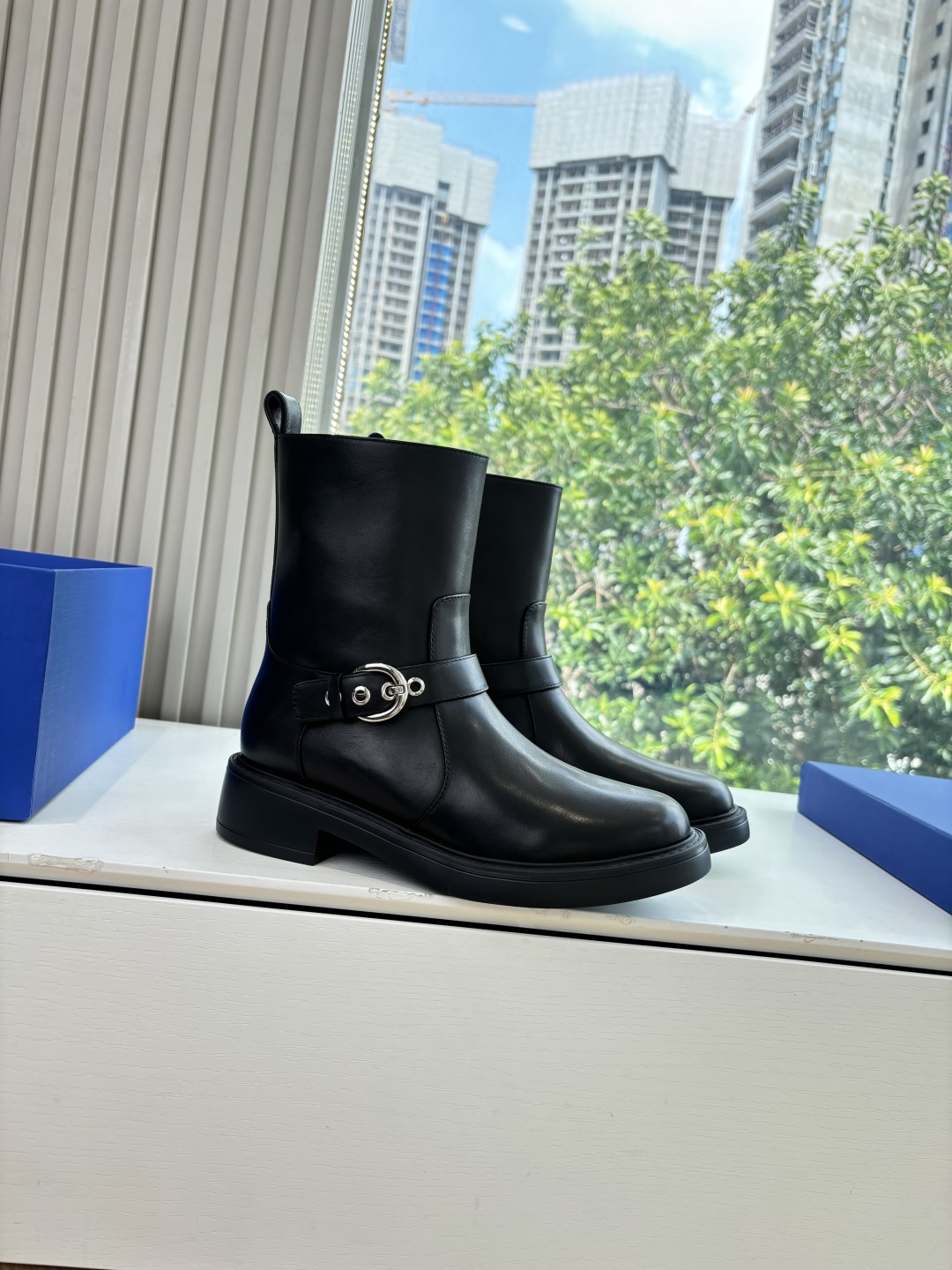 Stuart Weitzman 스튜어트 와이츠먼 기계식 버클 숏 부츠 신발