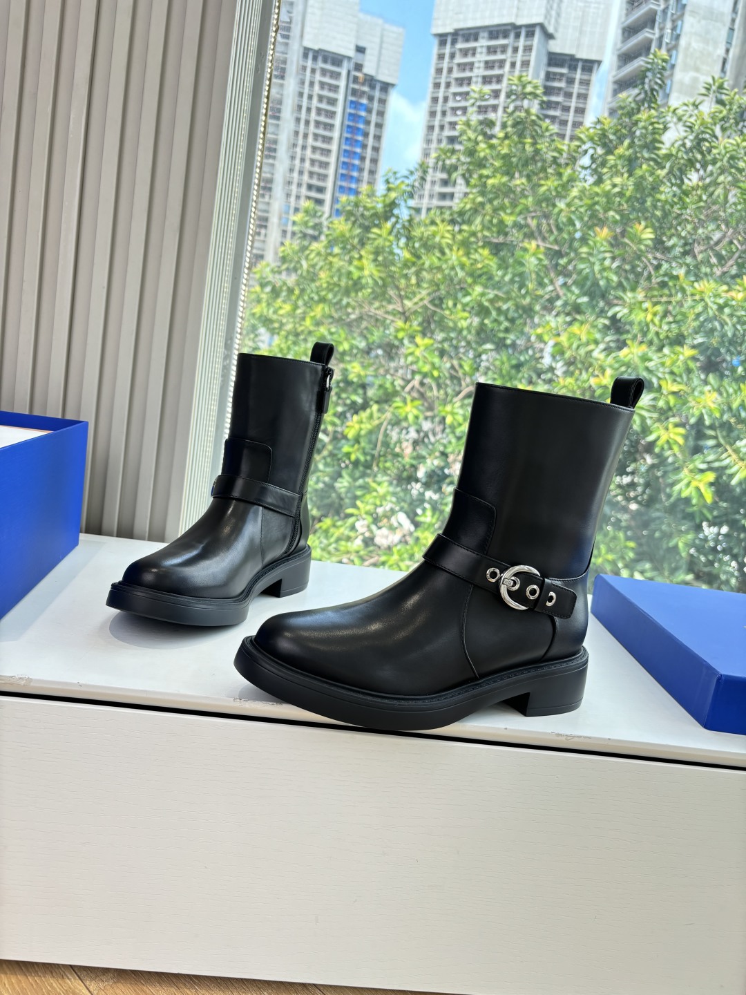 Stuart Weitzman 스튜어트 와이츠먼 기계식 버클 숏 부츠 신발