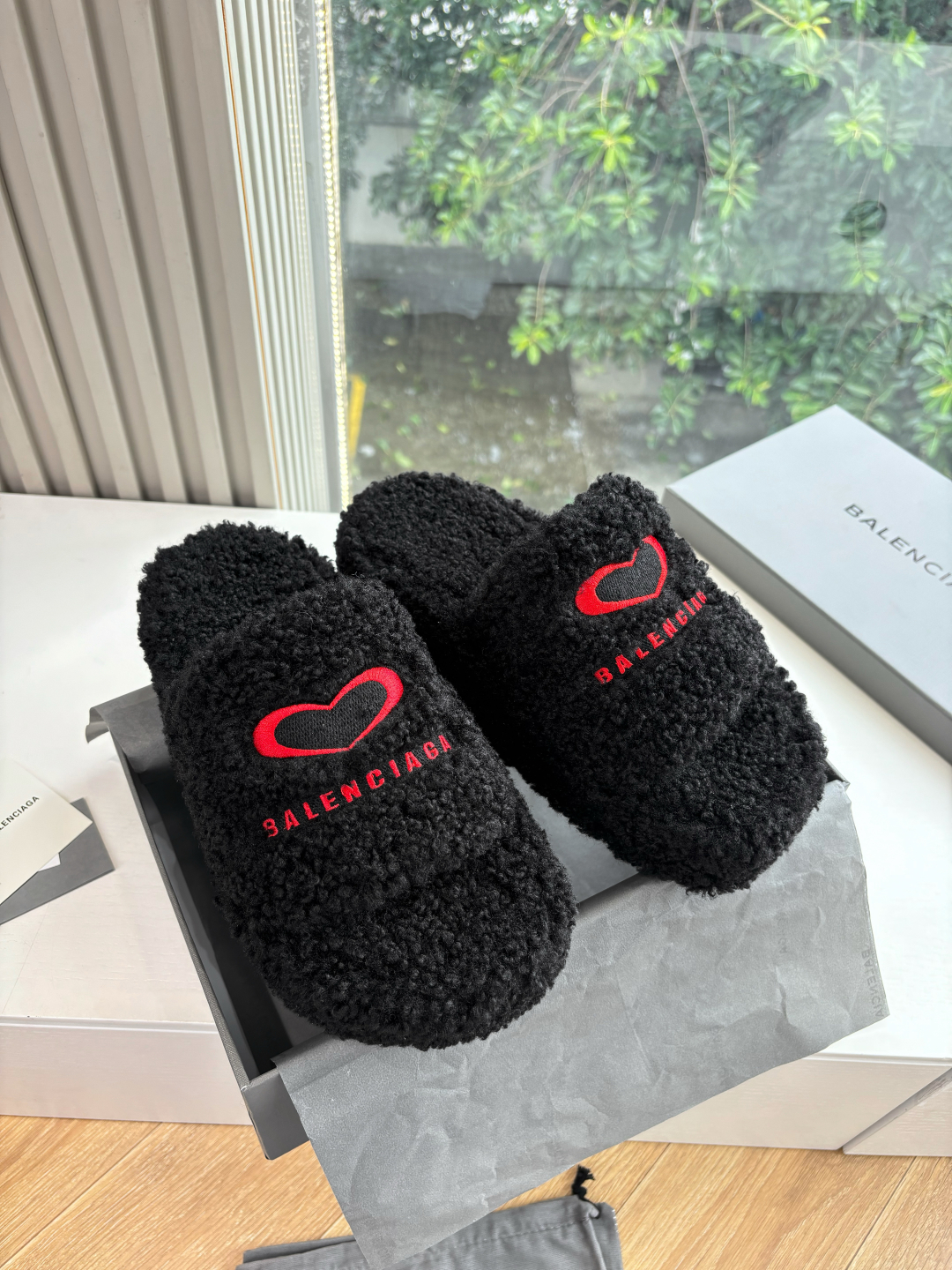 Balenciaga 발렌시아가 통굽 퍼 슬리퍼 신발