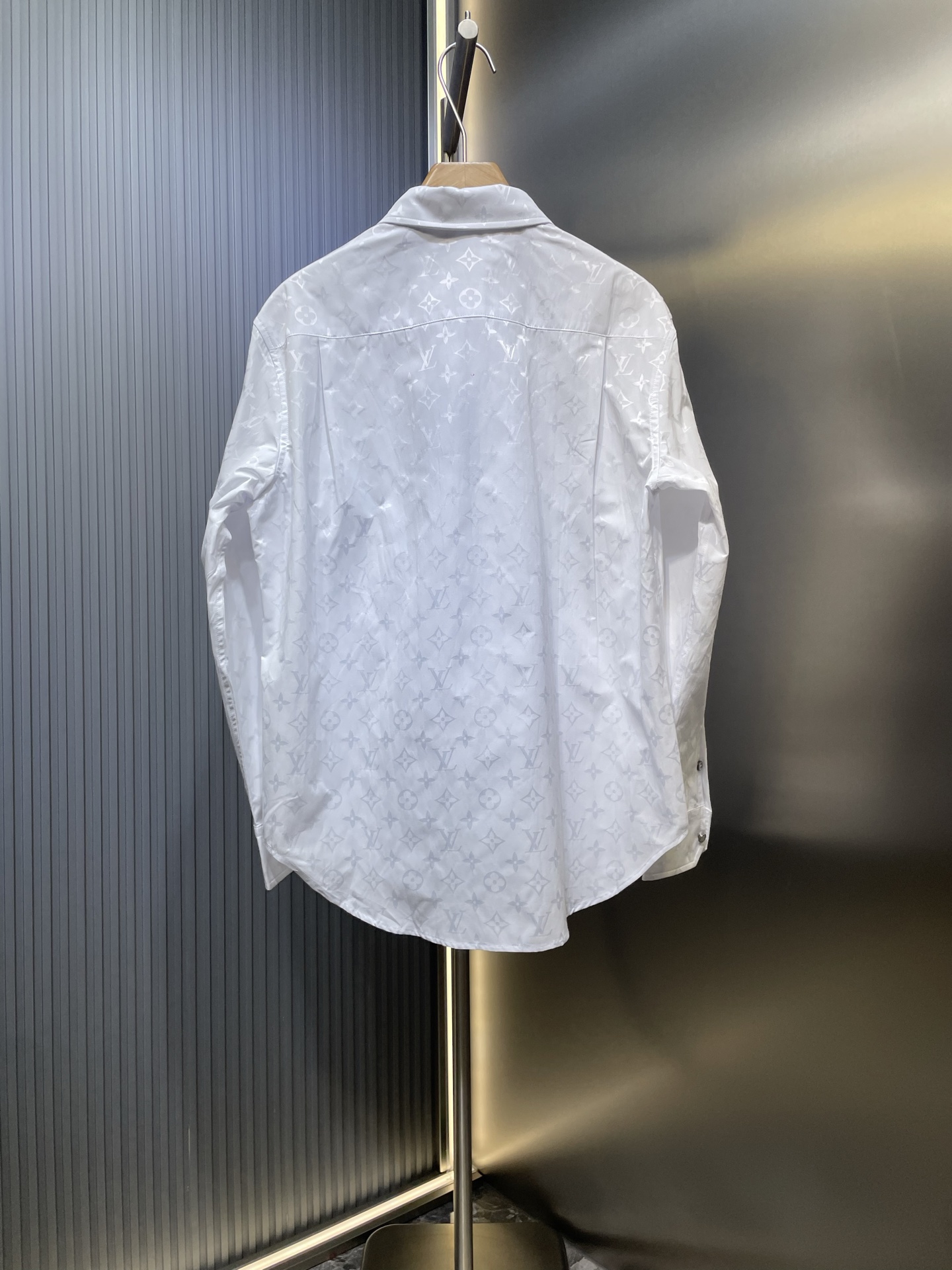 LOUIS VUITTON LV 루이비통 올오버 모노그램 화이트 셔츠 의류