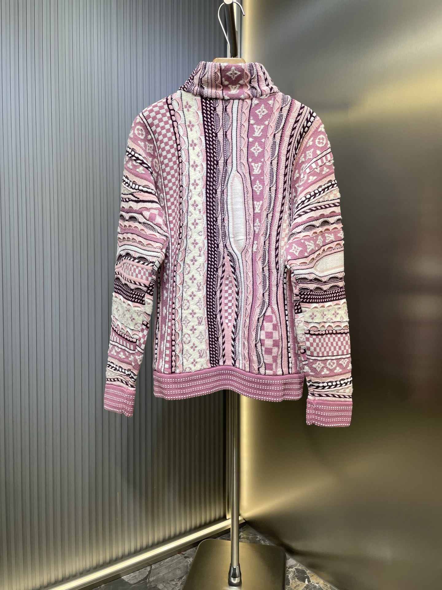 LOUIS VUITTON LV 루이비통 긴팔 하프 집업 니트 의류