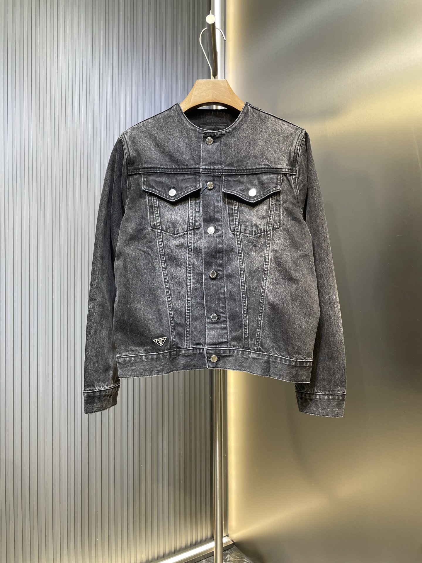 PRADA 프라다 클래식 워싱 데님 자켓 재킷 의류
