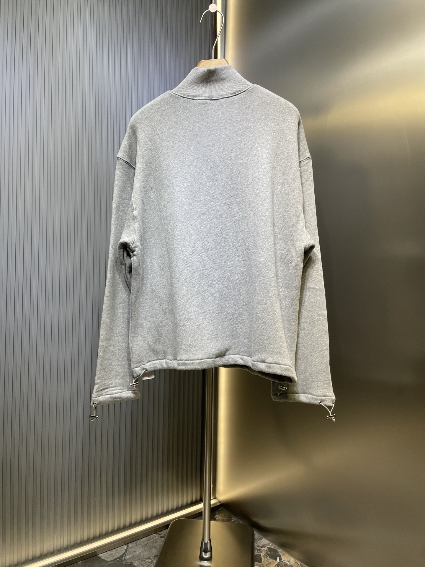 miumiu 미우미우 입체 자수 기모 하이넥 하프 집업 맨투맨 티셔츠 의류